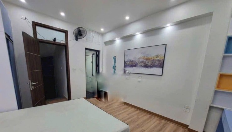 Cho thuê nhà ngõ ba gác phố Kim Hoa- Đống Đa- Hà Nội. DT 35m - 5 tầng - Giá 12 Triệu/tháng